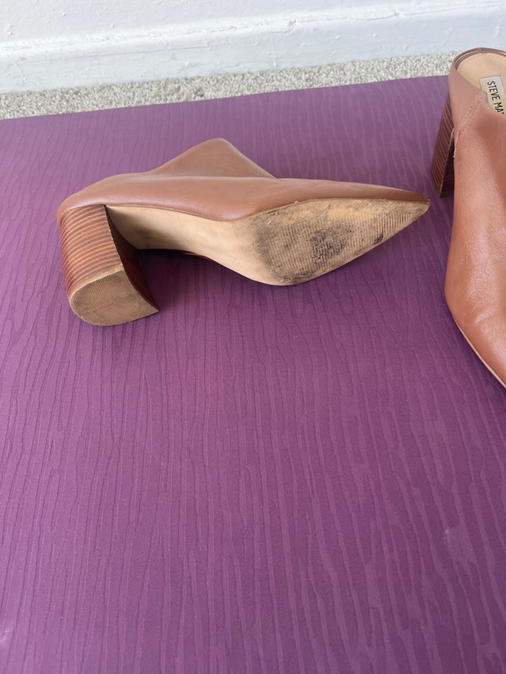 Steve Madden Tan Leather Pointed-Toe Mule Clogs - Picture 7 of 9